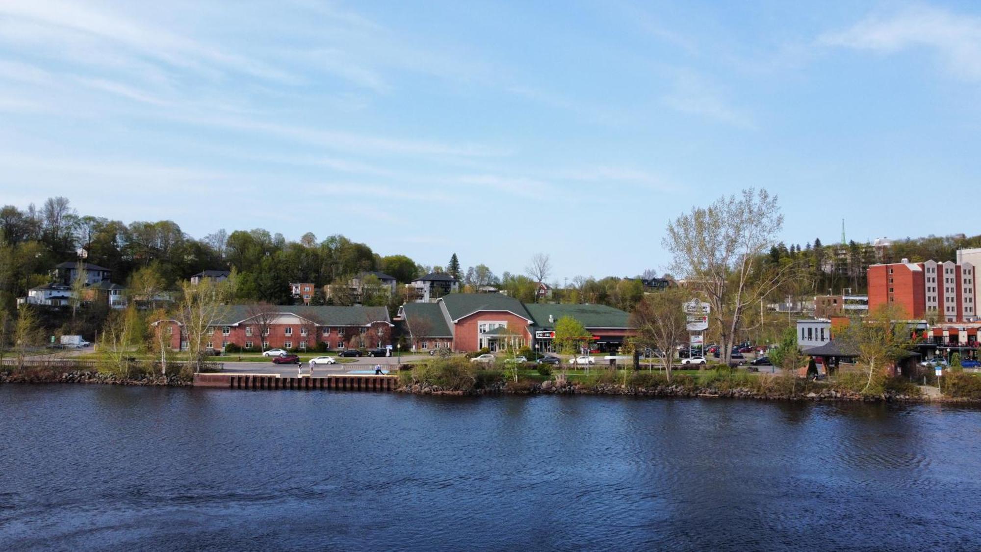 Hotel Energie Shawinigan Zewnętrze zdjęcie